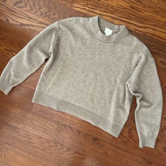 H&M Beige Faux Pearl Embellished Crewneck Sweater Size Medium Poly/Wool Blend - Picture 6 of 9